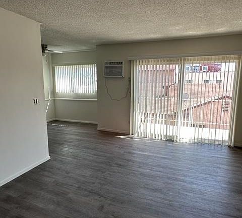2nd image of 5308 Riverton Ave APT 5