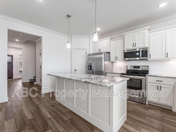 5th image of 3307 SW Hillstone Ave
