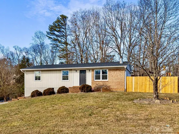 16 Lilac Ln, Fletcher, NC 28732