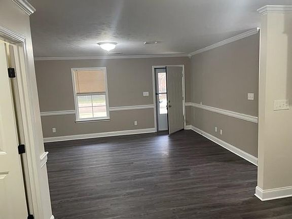 2nd image of 5475 Brookhollow Dr
