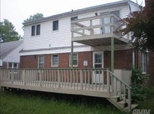 37 Phillips Rd, Glen Cove, NY 11542