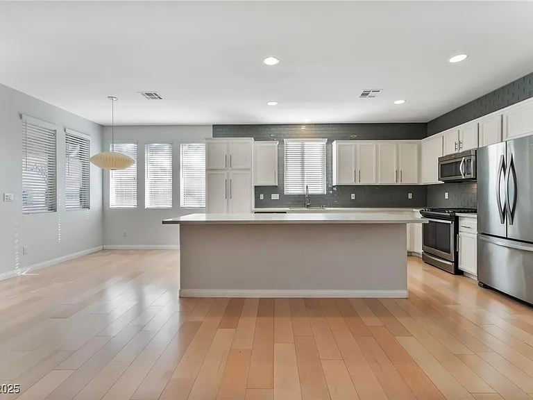 2267 Alanhurst Dr — Photo 11