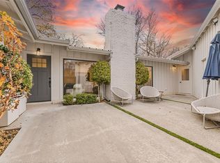 1209 NW 63rd St, Nichols Hills, OK 73116