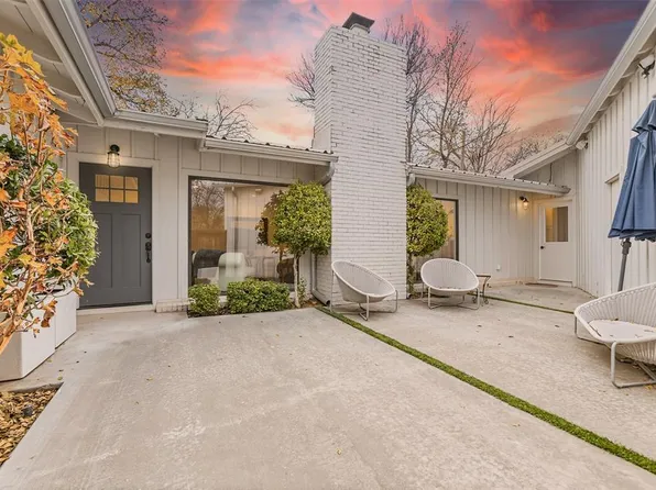 1209 NW 63rd St, Nichols Hills, OK 73116