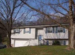 2120 Johnstown Rd, Huntington, WV 25701
