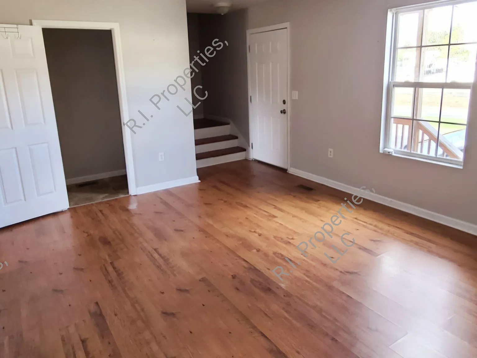 3 bed, 1.5 bath, $1,000 — Photo 2