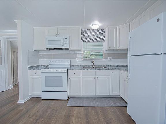 2nd image of 2009 PINE STREET