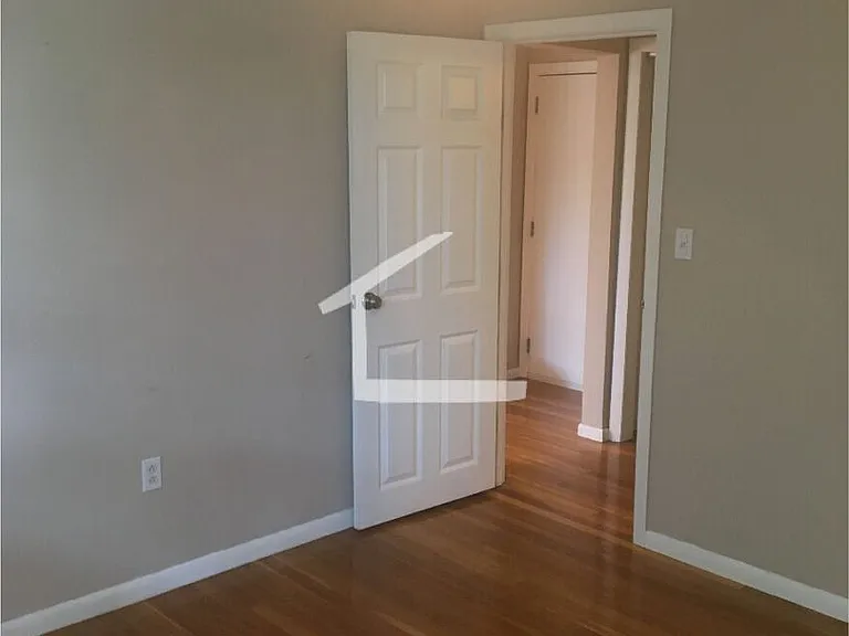 360 Market St #2B — Photo 3