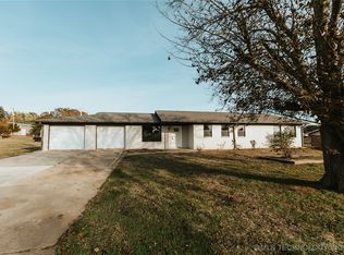 2022 N Reeves Rd, Pawnee, OK 74058