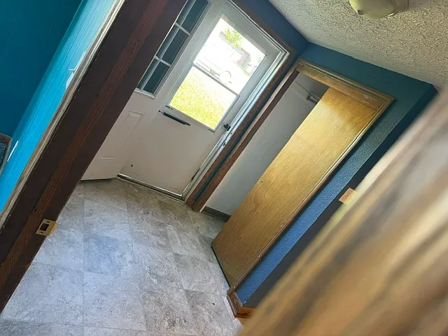 421 S Mountain Blvd — Photo 7