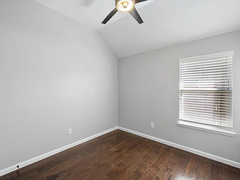2204 Windcastle Dr — Photo 30