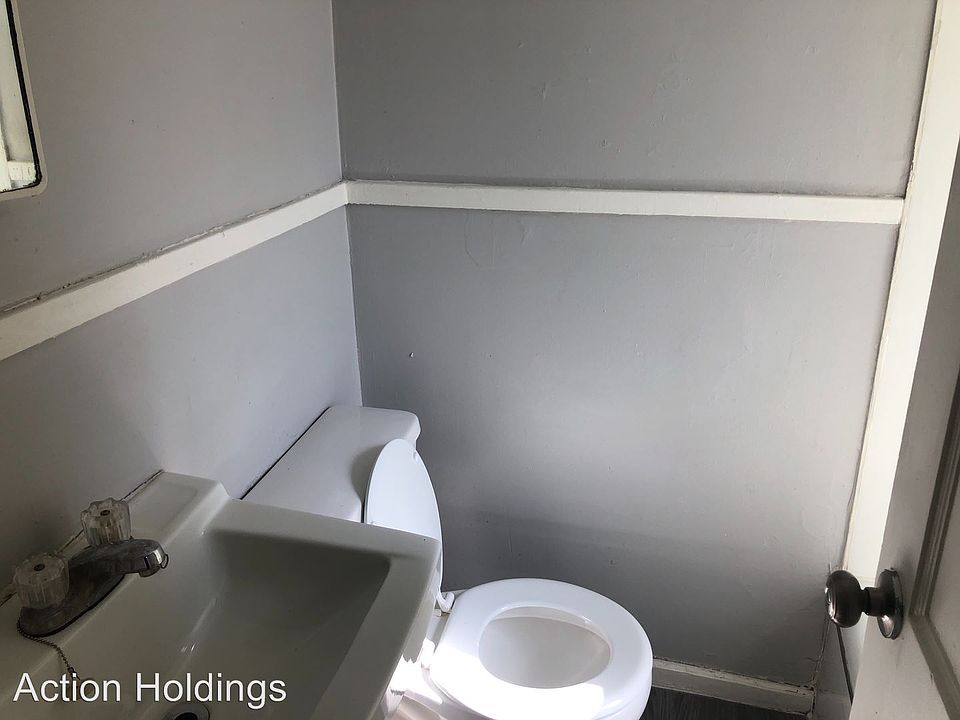 2nd image of 1007 S Eddy St