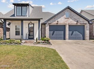 227 Whispering Meadows Rd, Broussard, LA 70518