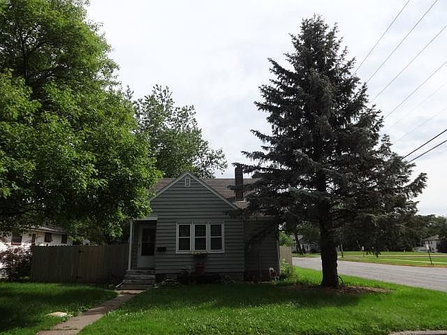 1st image of 2444 16th Ave E