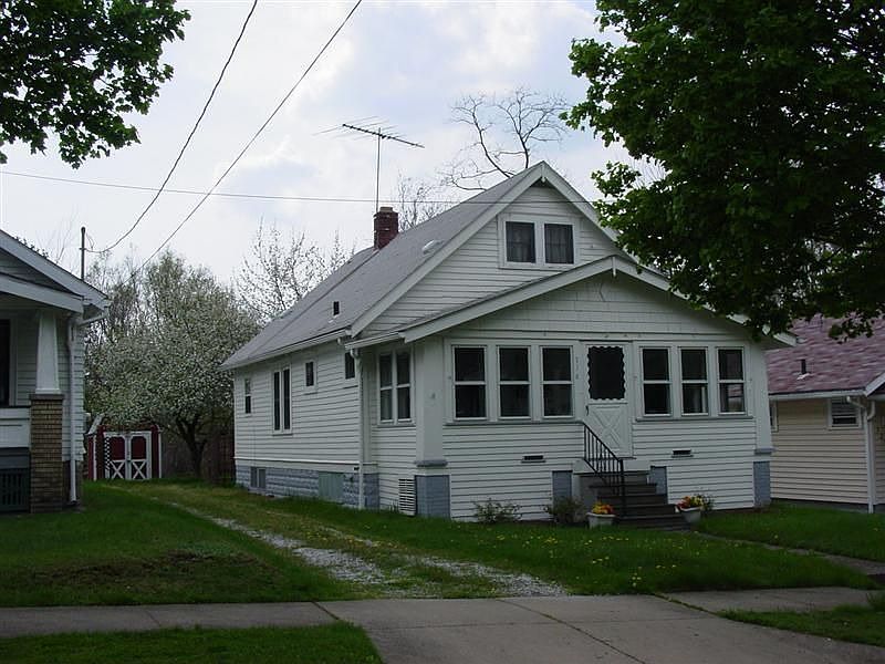 1st image of 716 Sanford Ave