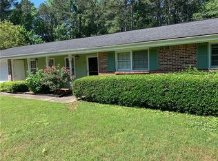 729 Springwood Dr, Lilburn, GA 30047