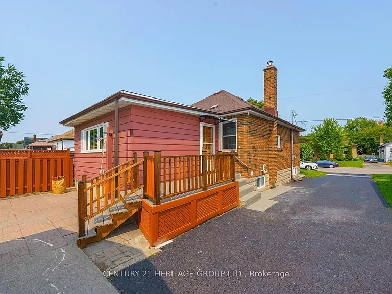 203 Hibbert Ave — Photo 28