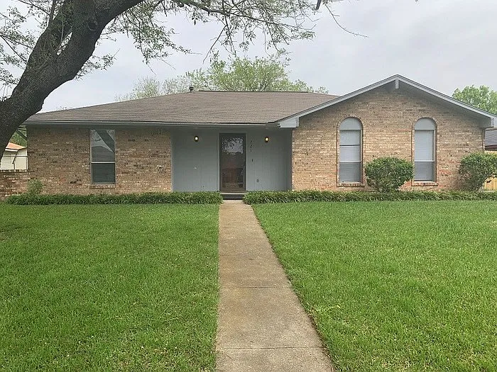 3 bed, 2.0 bath, 1606 sqft, $1,850 — Photo 1