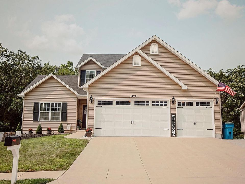 1st image of 1479 Saint Charles Dr