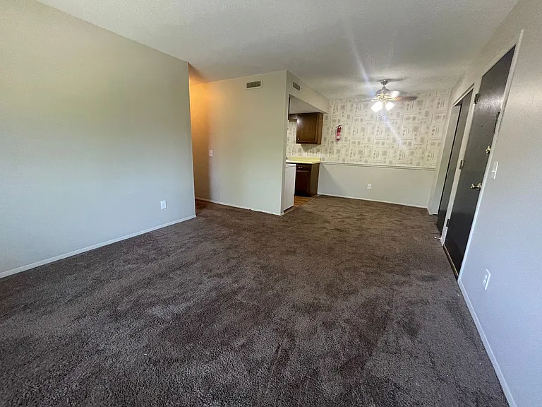 Hidden Village Square Apartments — Photo 15