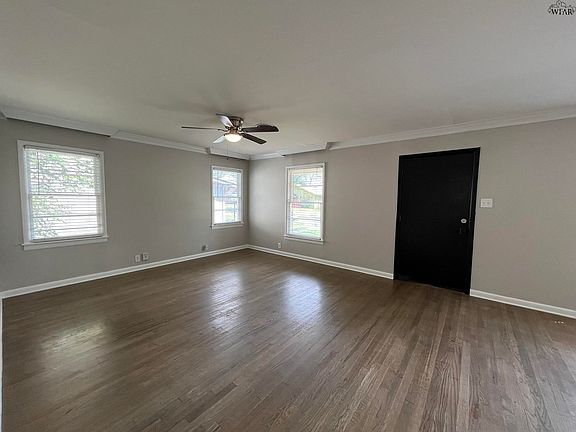 2nd image of 1824 Woodrow Ave