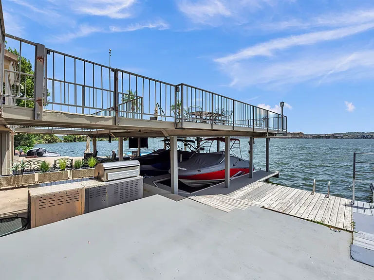 533 Lighthouse Dr — Photo 8