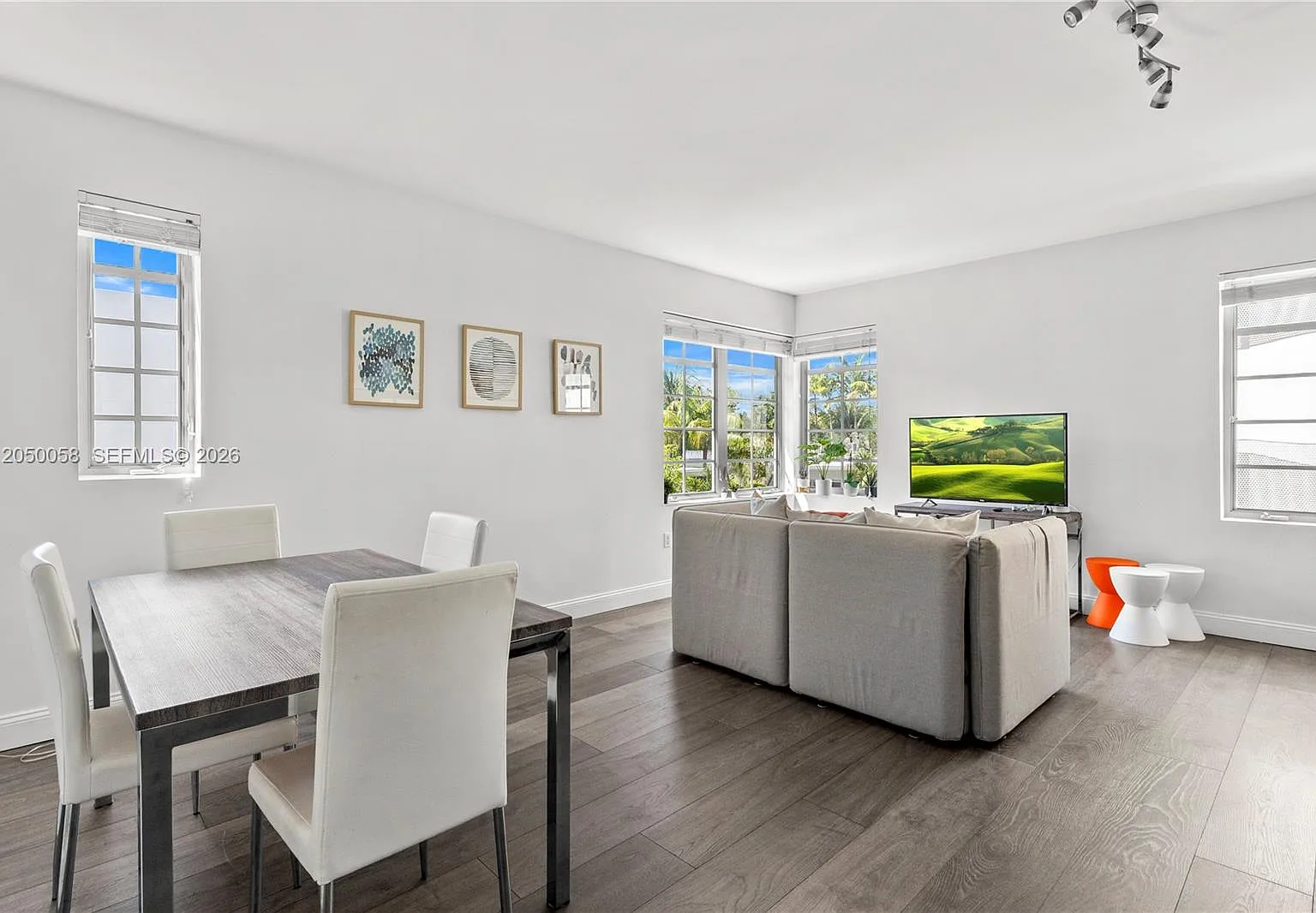 Artecity Governor Condo — Photo 1