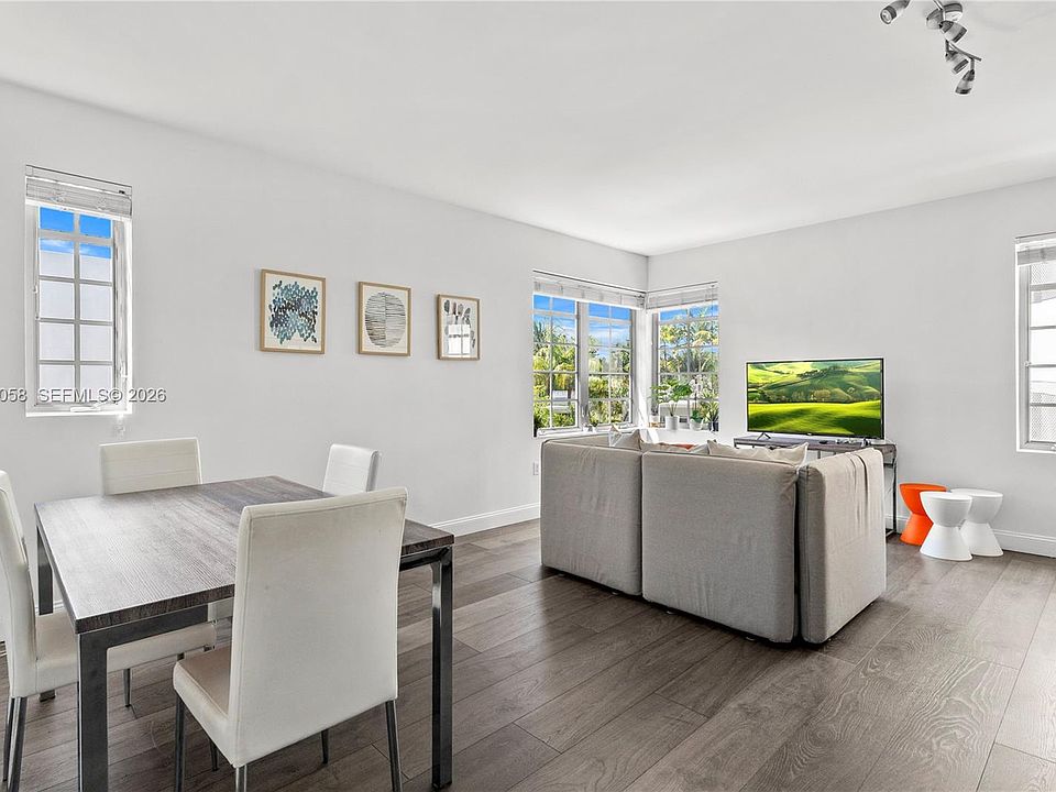 1st image of 435 21st St #318