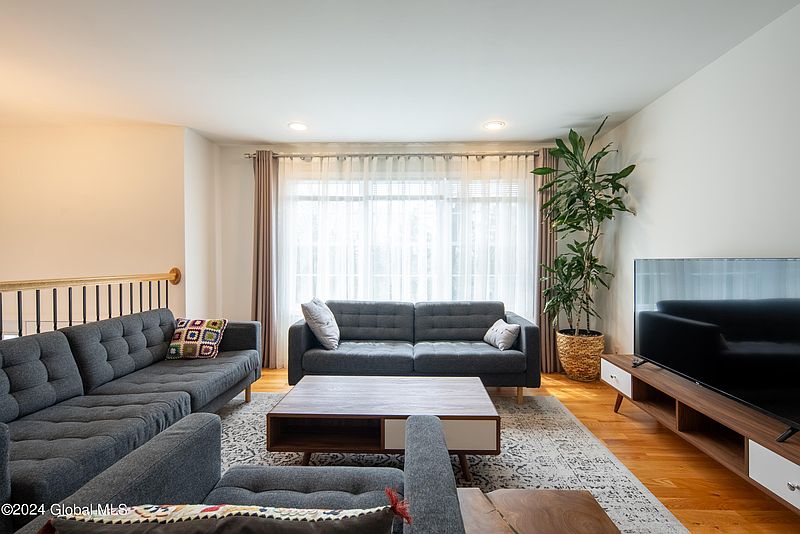 2nd image of 15 Mountain View Avenue