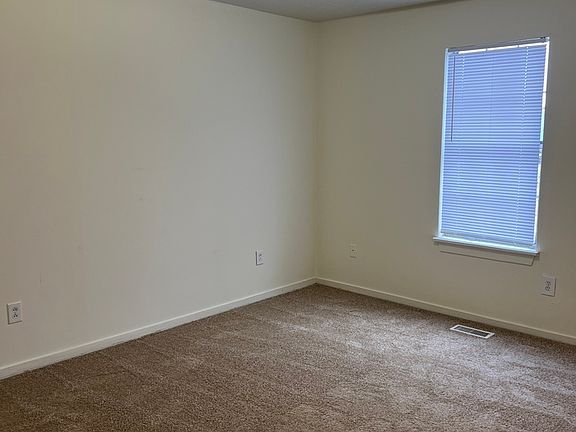 3rd image of 112 Suzanne Cir #B