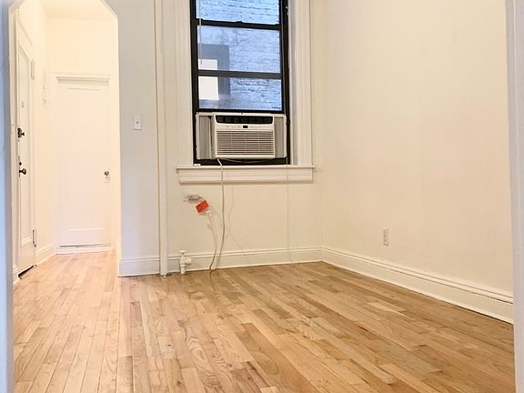 4th image of 123 E 90th St #4C