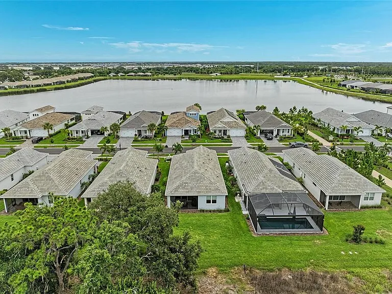 1079 Waterline Ct — Photo 45
