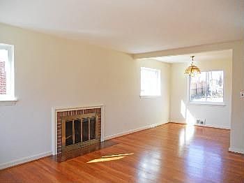 5th image of 7426 Carol Ln