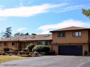 61 Filley St, Bloomfield, CT 06002