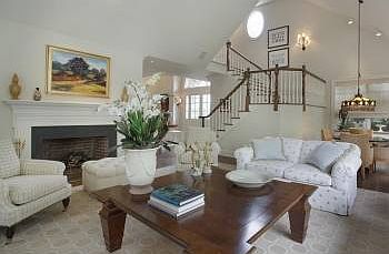 4th image of 8 Halsey Farm Dr