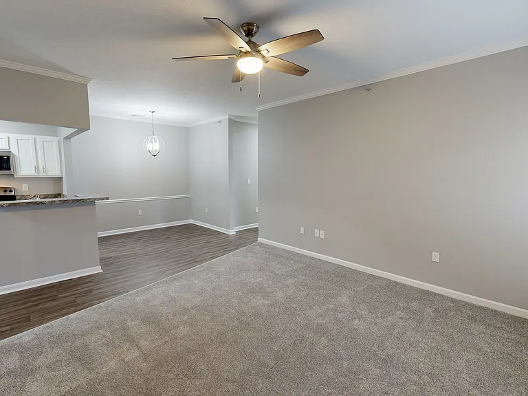 Burlington Oaks Apartments — Photo 52