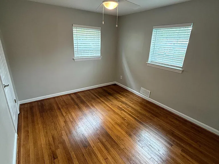 2632 N Sycamore St — Photo 14