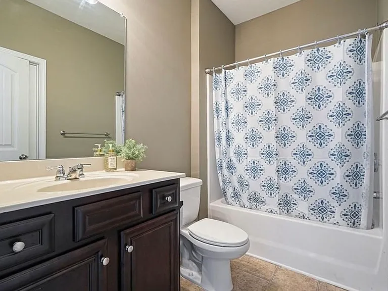 7910 Bristol Valley Dr — Photo 22