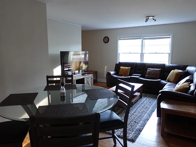 1887 Balmoral Rd SE — Photo 11