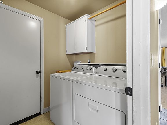 4th image of 8901 NE 134th Ct