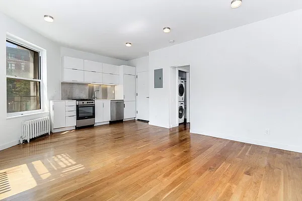 Rented by REAL New York | media 12