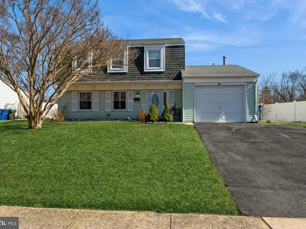 92 New Castle Ln, Willingboro, NJ 08046