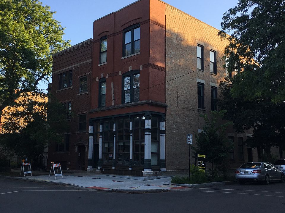1st image of 2058 N Kenmore Ave #3