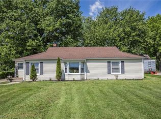 5700 Columbia Dr, Bedford Heights, OH