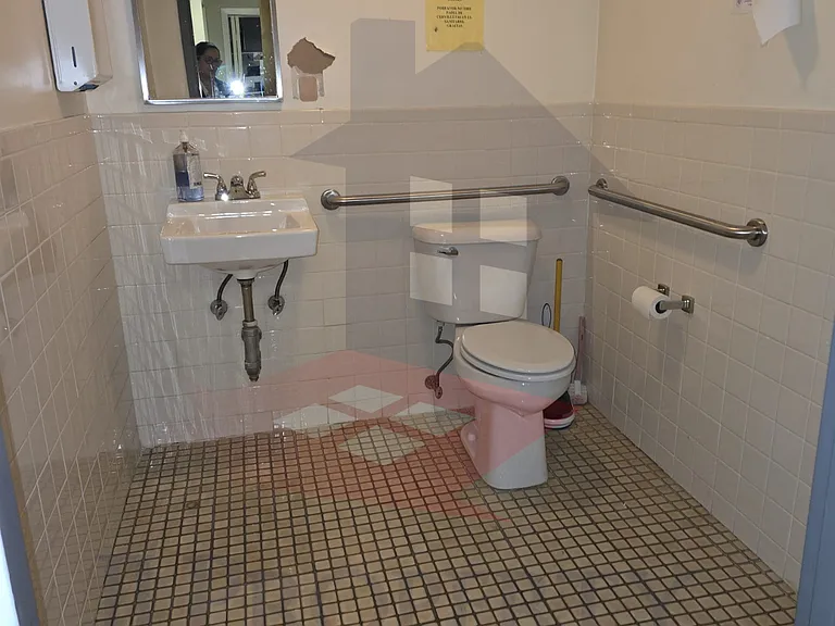 319 Pocasset Ave #6 — Photo 10