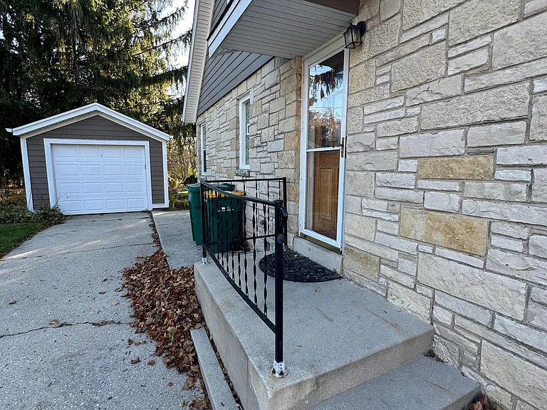 N56W5579 Sunnyside Ln — Photo 18