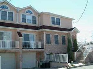 15 Orbit Ln #1F, Staten Island, NY 10314