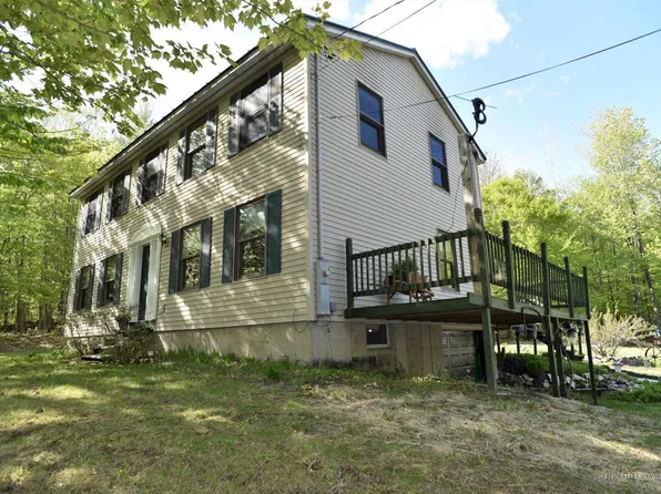 1242 Canaan Rd, Skowhegan, ME 04976