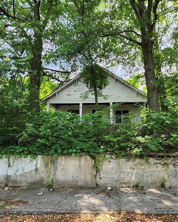 1st image of 555 Paines Ave NW