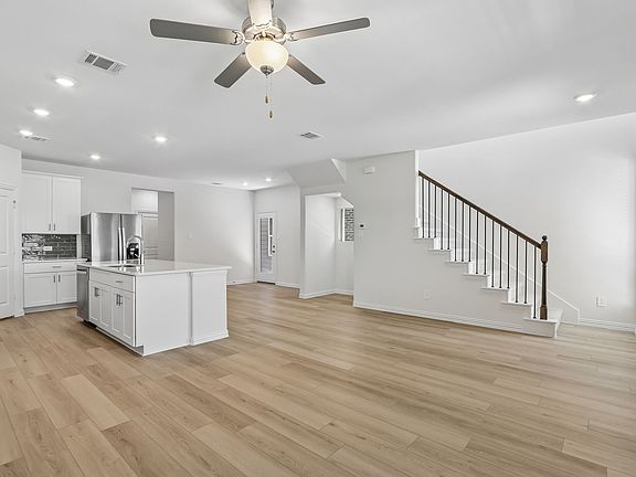 5th image of 2724 Teton St